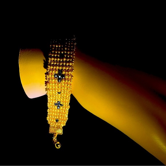 Hand Crafted Elegant Gold Beaded Bracelet with Soarkling Blue Accents 7 Inches - Picture 1 of 7
